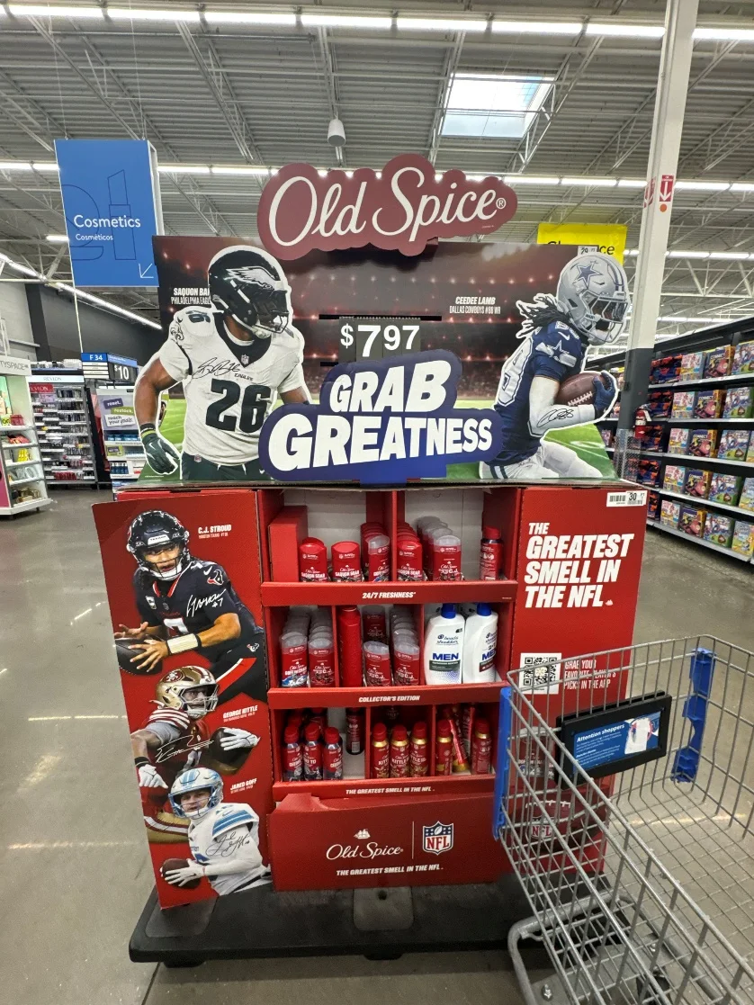 In-store promotional display linked to a location on the spatial store map